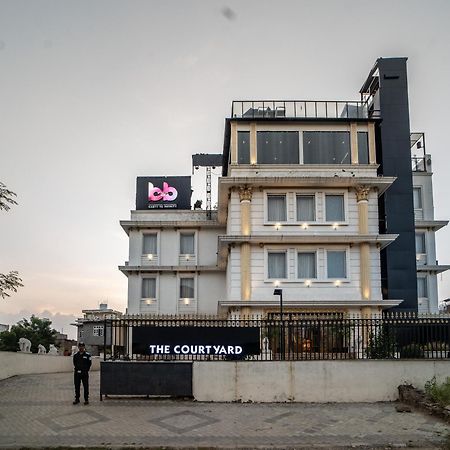Hotel The Courtyard - Beyond Bar & Club Udaipur Exterior foto