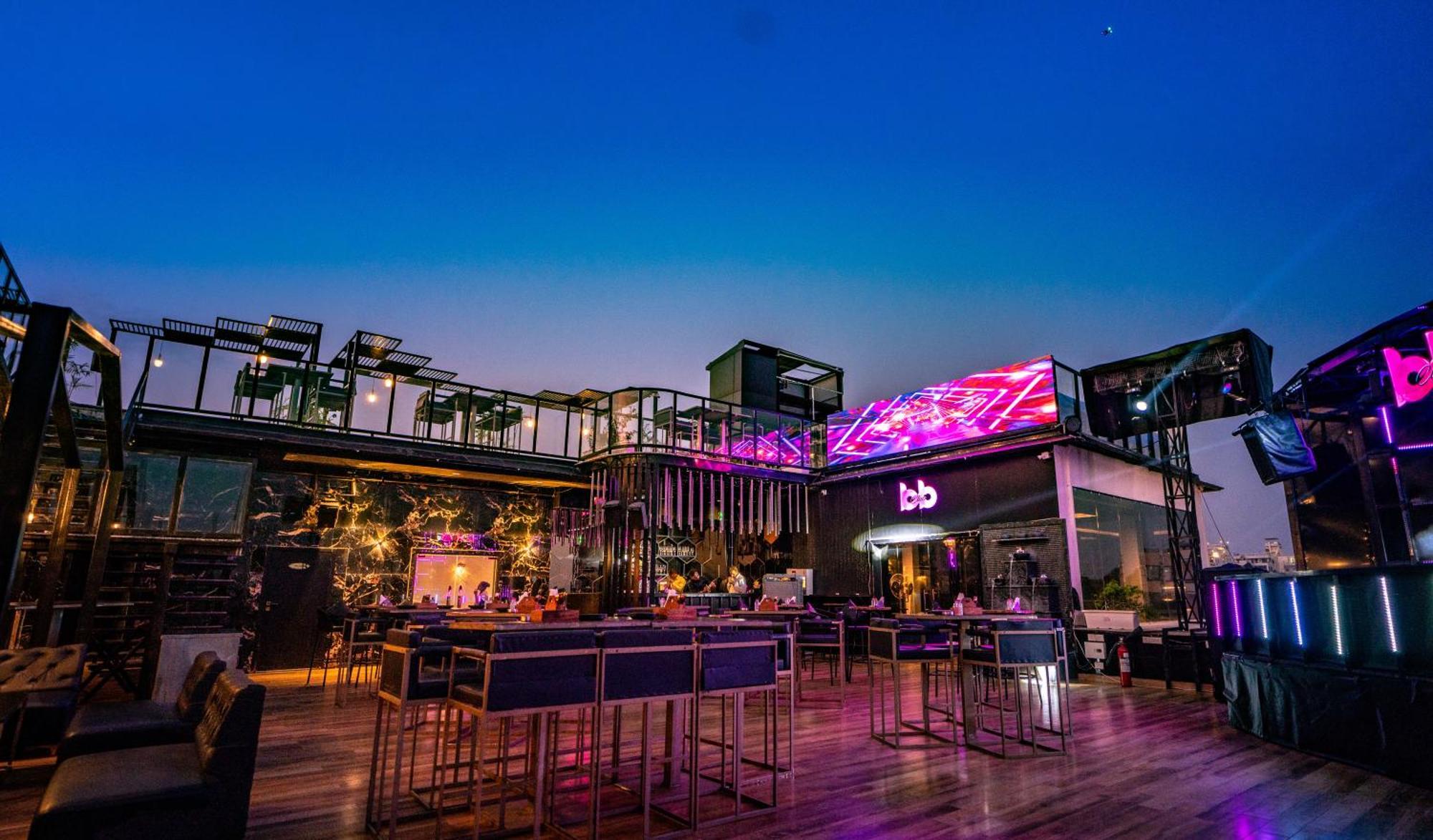 Hotel The Courtyard - Beyond Bar & Club Udaipur Exterior foto