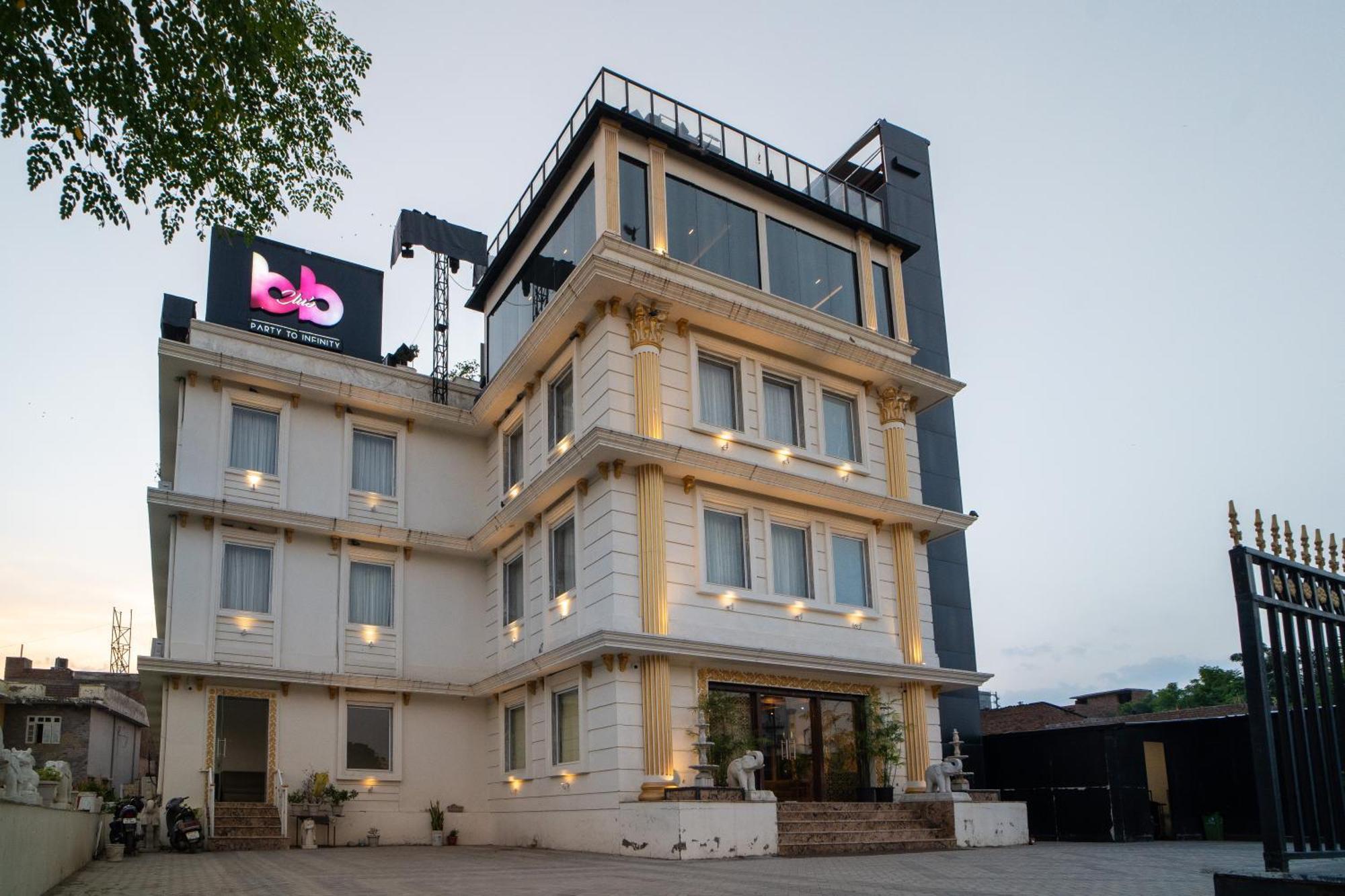 Hotel The Courtyard - Beyond Bar & Club Udaipur Exterior foto