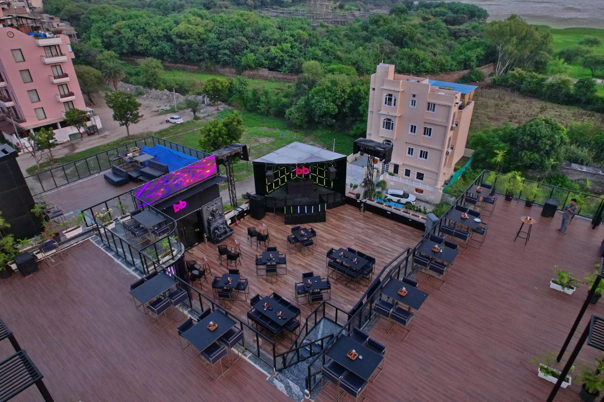 Hotel The Courtyard - Beyond Bar & Club Udaipur Exterior foto