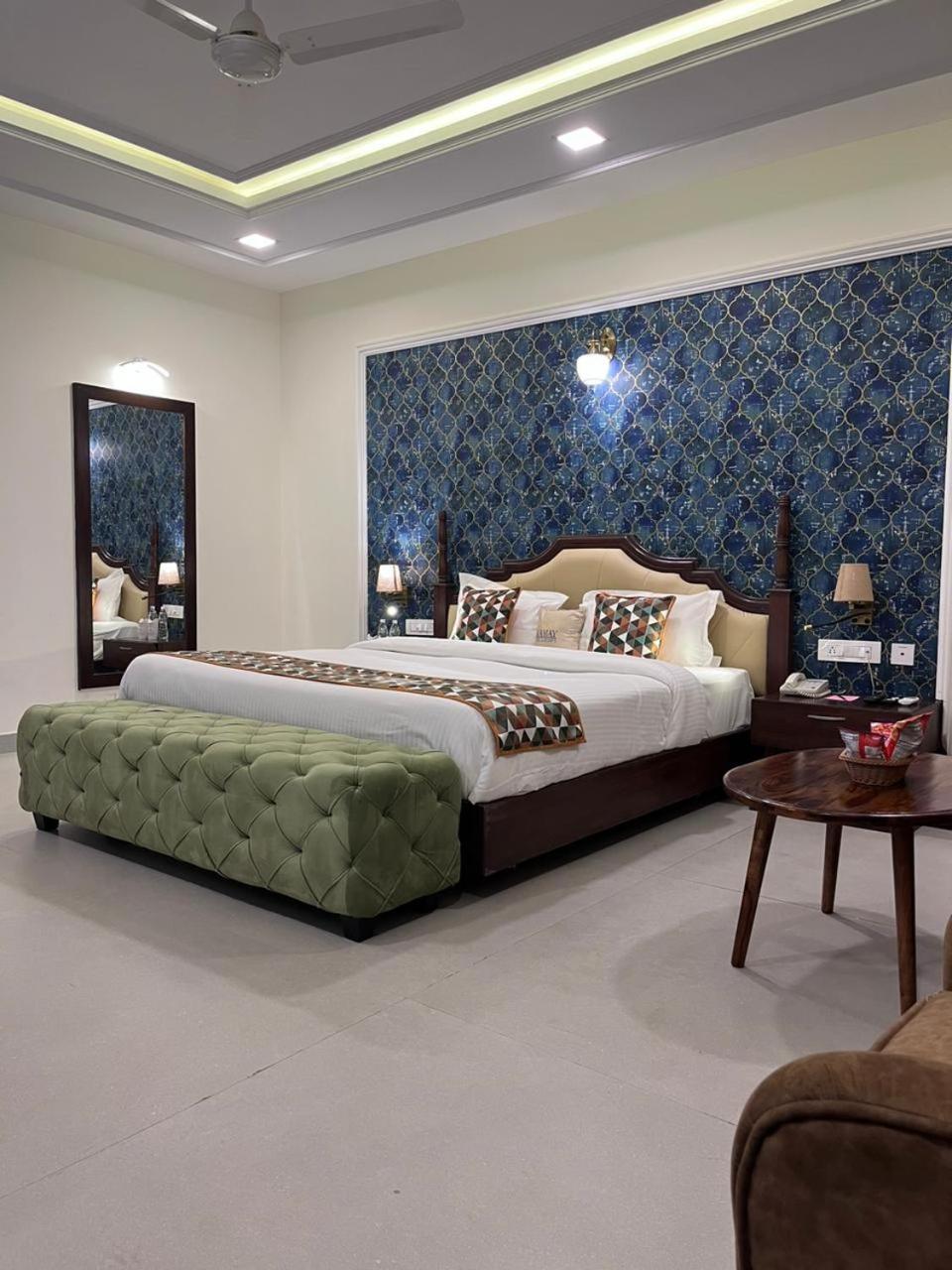Hotel The Courtyard - Beyond Bar & Club Udaipur Exterior foto